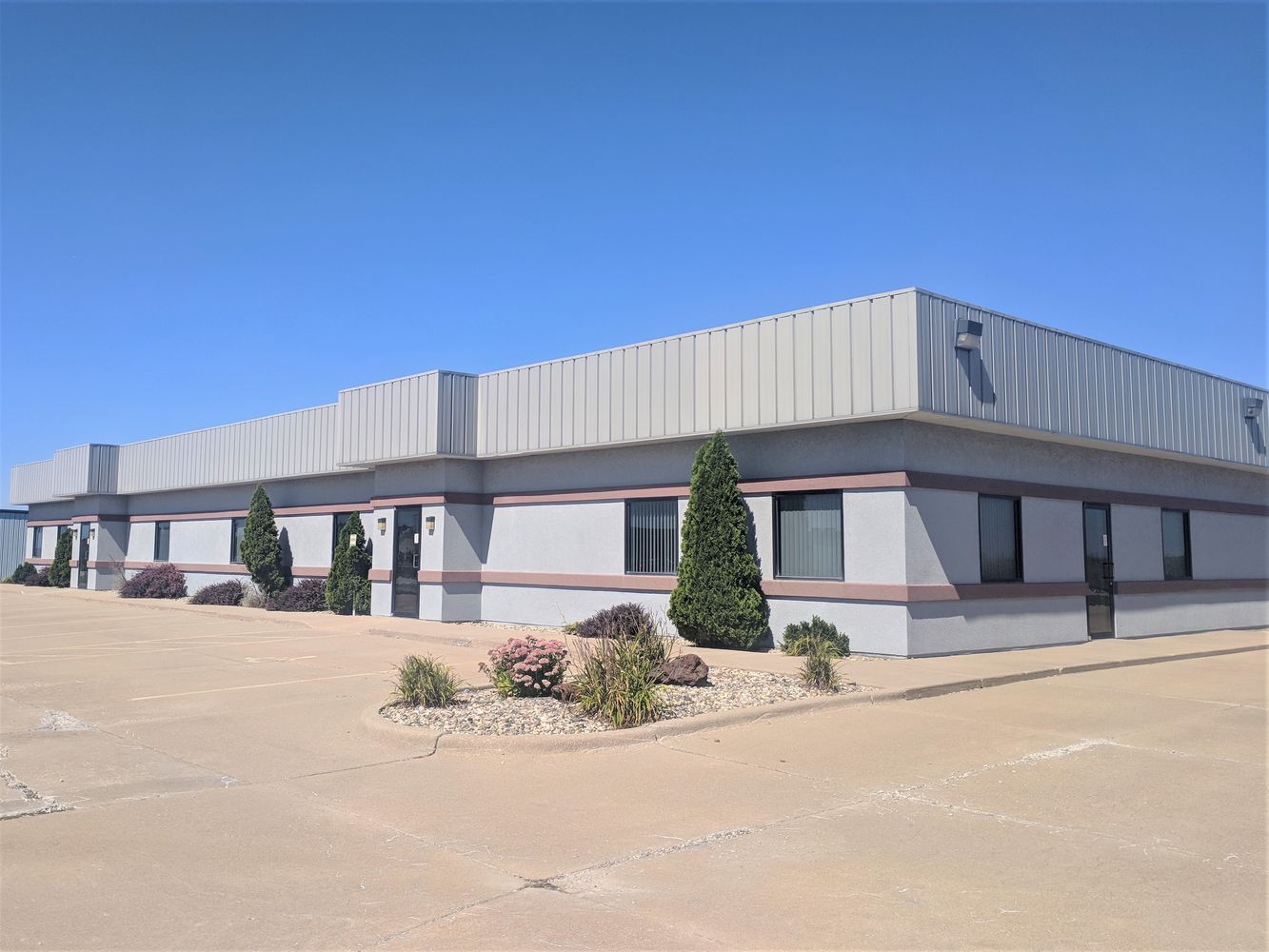 901 West Main Street, El Paso, IL 61738